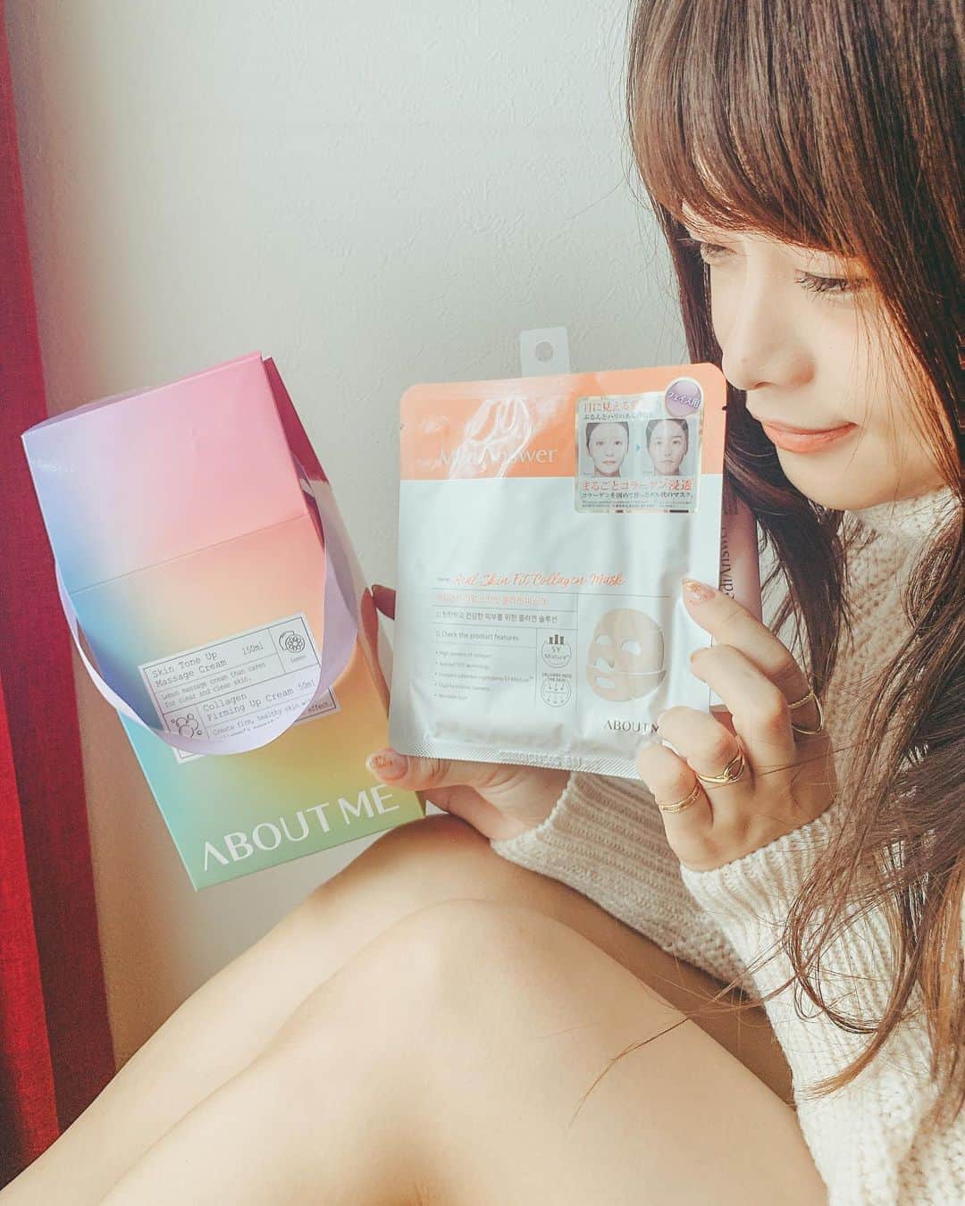 Kozue Kawabeさんのインスタグラム写真 - (Kozue KawabeInstagram)「@aboutme.jp_official 可愛い韓国コスメ❤︎ 可愛いだけじゃなくお肌がぷるんぷるんになるパックとクリーム！！要チェックですよ♡  ❤︎MediAnswer Real Skin Fit Collagen Face Mask コラーゲンエキス81%配合！コラーゲンを固めて作ったゲル状のマスク。 ぷるんとハリのある弾力肌を実感！！分厚いパック大好きなのでお気に入り！  ❤︎ MediAnswer COLLAGEN FIRMING UP CREAM コラーゲン64%配合！肌にハリ、ツヤ、うるおいを与えるエイジングケア美容クリーム。 するすると伸び広がるテクスチャー 肌馴染みが良いのでベタつかず塗りやすい！TDS（Transdermal Delivery System）技術を採用しているため、コラーゲンをお肌の奥まで浸透させます。 ※TDS : 皮膚の有効成分をお肌に効果的に伝達させる技術  #ABOUTME #アバウトミー #MediAnswerRealSkinFitCollagenFaceMask #メディアンサーリアルスキンフィットコラーゲンフェイスマスク #MediAnswerCOLLAGENFIRMINGUPCREAM #メディアンサーコラーゲンファーミングアップクリーム #TDS #コラーゲン #韓国コスメ #スタイルアンドコ #pr  @styleandco_official」9月28日 12時18分 - miyaco8