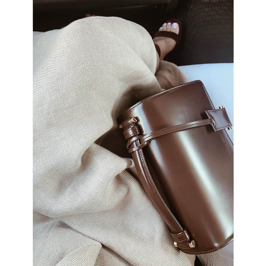 のインスタグラム：「____ SAINT MARKS shoulder のNEW color BROWN🤎 現在製作中で10月中旬に入荷です。 ____ #urbanbobby  #saintmarksshoulder #姫路レザー  #hyogoleather」