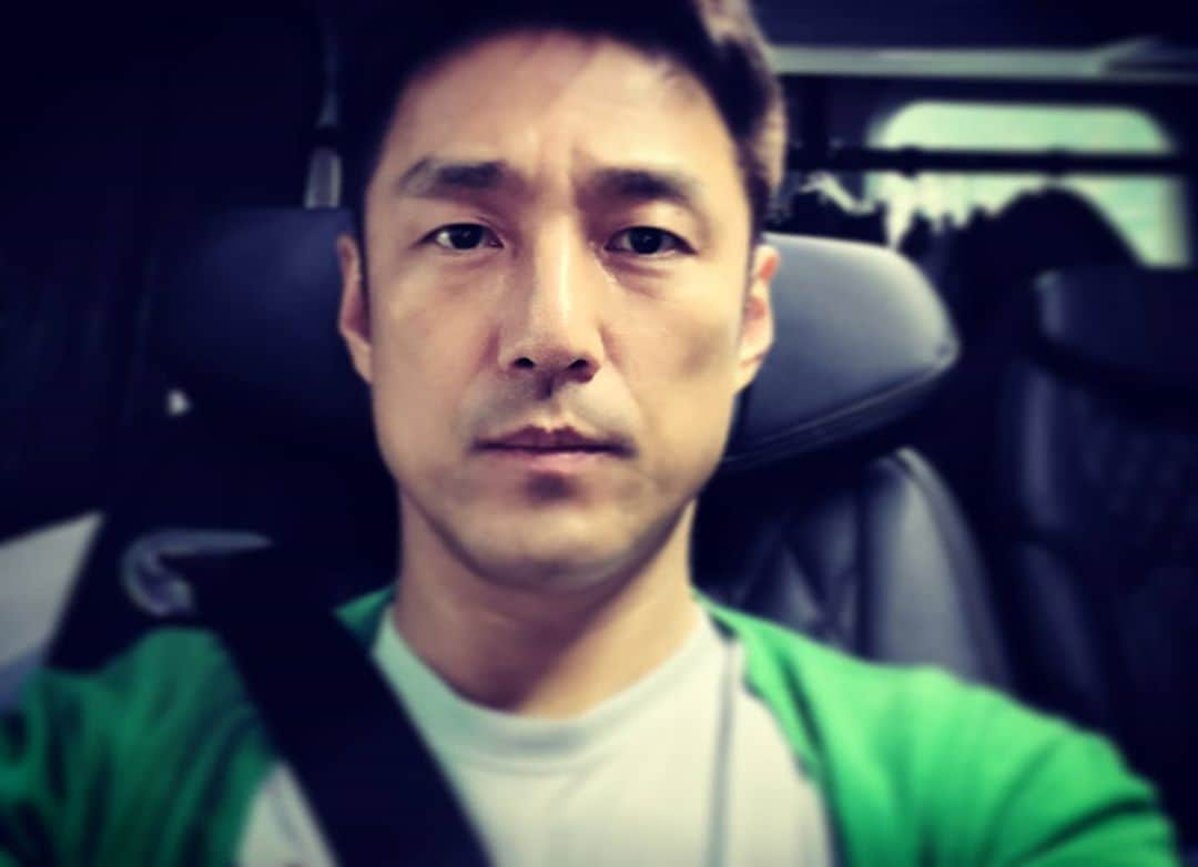 チ・ジニさんのインスタグラム写真 - (チ・ジニInstagram)「@ikkle_entertainment #일상 #반복 #운동후 #출발 #촬영장으로이동중」9月28日 13時19分 - actor_jijinhee