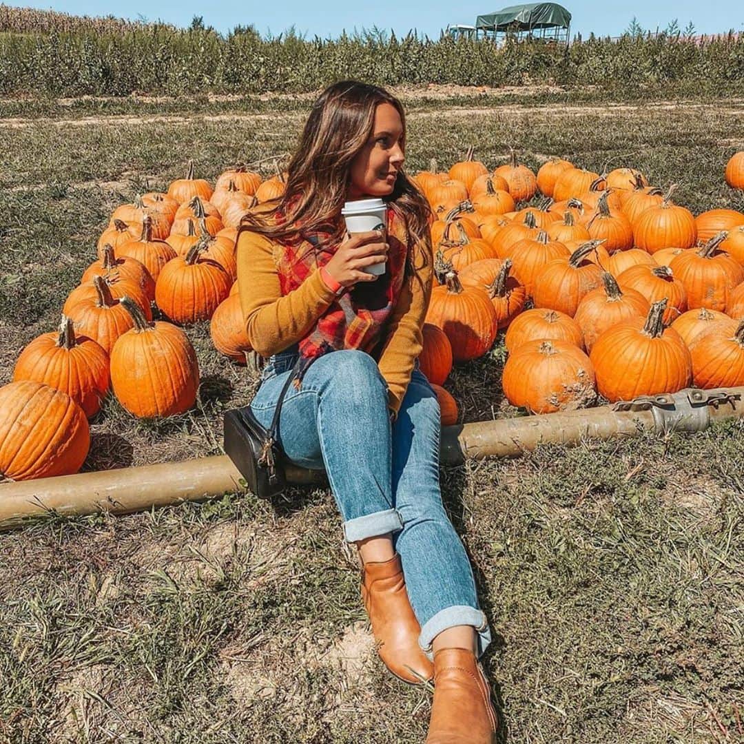 Wet Sealのインスタグラム：「We are already doing pumpkin patches ?! 🙌🏻❤️」