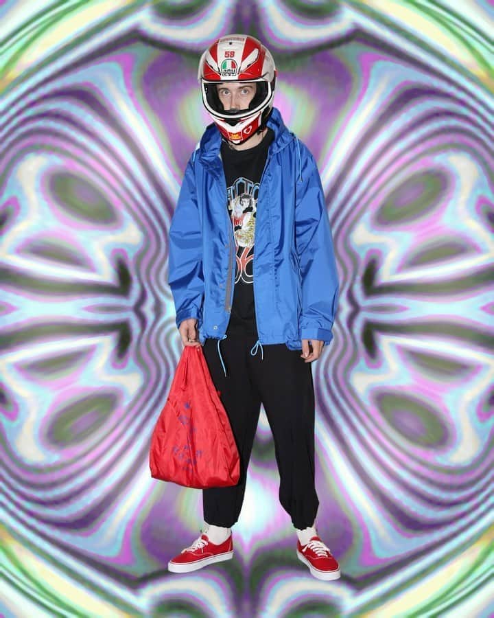のインスタグラム：「⚠️本日受注会最終日⚠️ 「BLACK WEIRDOS」21S/S Collection PRE ORDER  ////////////////////////////////  ■日程■ オンラインショップ : 9/19(土)〜9/29(火)12時まで  店頭 : 9/25(金)〜9/28(月) ※店頭ではサンプルをご用意してお待ちしております。  ■受注形式■ 受注の際には30%のお内金を頂いております。 (現金/クレジットどちらでも可) ※オンラインショップで受注の方は新規会員登録にて5%OFFとさせて頂きます。 既に会員の方はご利用頂けませんので予めご了承下さいませ。   ■デリバリー■ 1月〜3月   ////////////////////////////////  #blackweirdos #sister_tokyo」