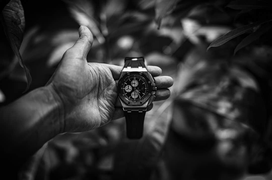 FIVE FOCUS takarada_officialさんのインスタグラム写真 - (FIVE FOCUS takarada_officialInstagram)「I will use this watch for a long time. at @audemarspiguet   ベルト交換とメンテナンスから戻ってきた時計。  #audemarspiguet #royaloak #オーデマピゲ #オーデマピゲロイヤルオークオフショア #時計 #k18pg #プレミア #fivefocus #osaka #design #leica #leicaphotography #leicam10monochrom #ライカ #レンジファインダー #装飾品 #観葉植物   @mottosatoshi @soborodon22 @shimisun @mkyohei @taroshin.official @fumihikokawaura @roadwayboss @reo0615 @umaki_watch @leica_camera」9月28日 13時52分 - takaradayuuya