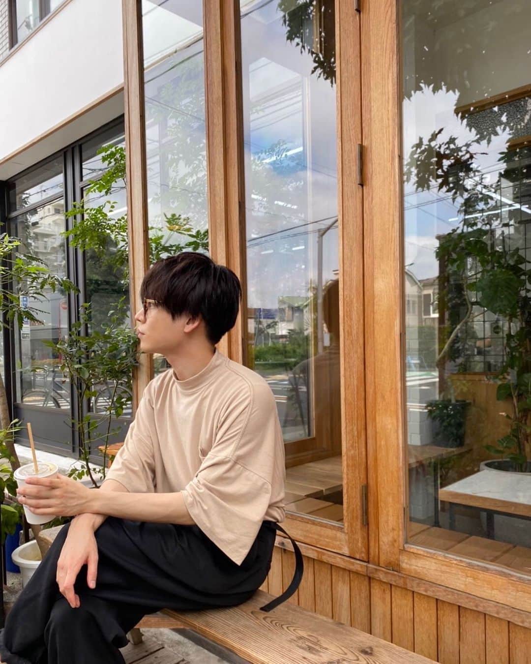 岩岡徹のインスタグラム：「☀️☕️ coffee break.」