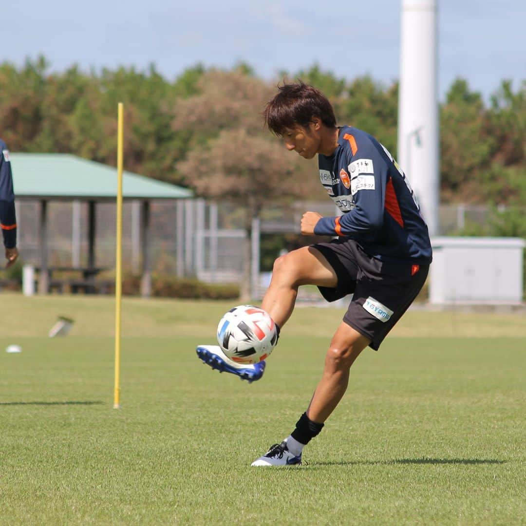 レノファ山口FCさんのインスタグラム写真 - (レノファ山口FCInstagram)「9月28日　トレーニング #renofa #レノファ山口 #山田元気 と #中山元気 #川井歩 #安在和樹 #伊東稜晟 #佐藤健太郎 #武岡優斗」9月28日 14時07分 - renofa_yamaguchi