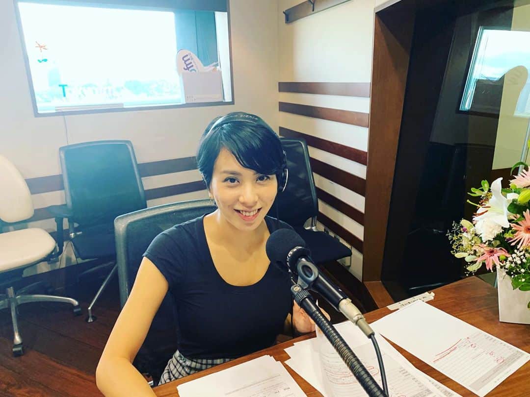 LOVEのインスタグラム：「2010年4月から始まった TOKYO FM Love Connection, ラストウィークです。10月からは同じスケジュール新番組になるので引き続き、ですが、けじめは付けたいタイプです。10年間に感謝します。「ラブコネのLOVEちゃん」は水曜日まで。 いつも通り大事に生放送やりまーす。  まいど！  #ラブコネ」