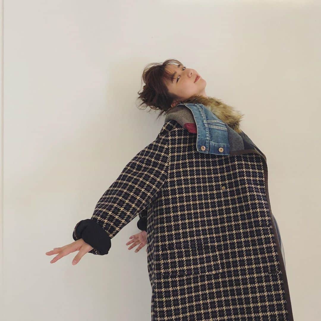 上白石萌歌さんのインスタグラム写真 - (上白石萌歌Instagram)「📕「Numero TOKYO 」11月号 普段から好きな、Kolor のお洋服を纏わせていただいています #numero #kolor」9月28日 14時34分 - moka____k