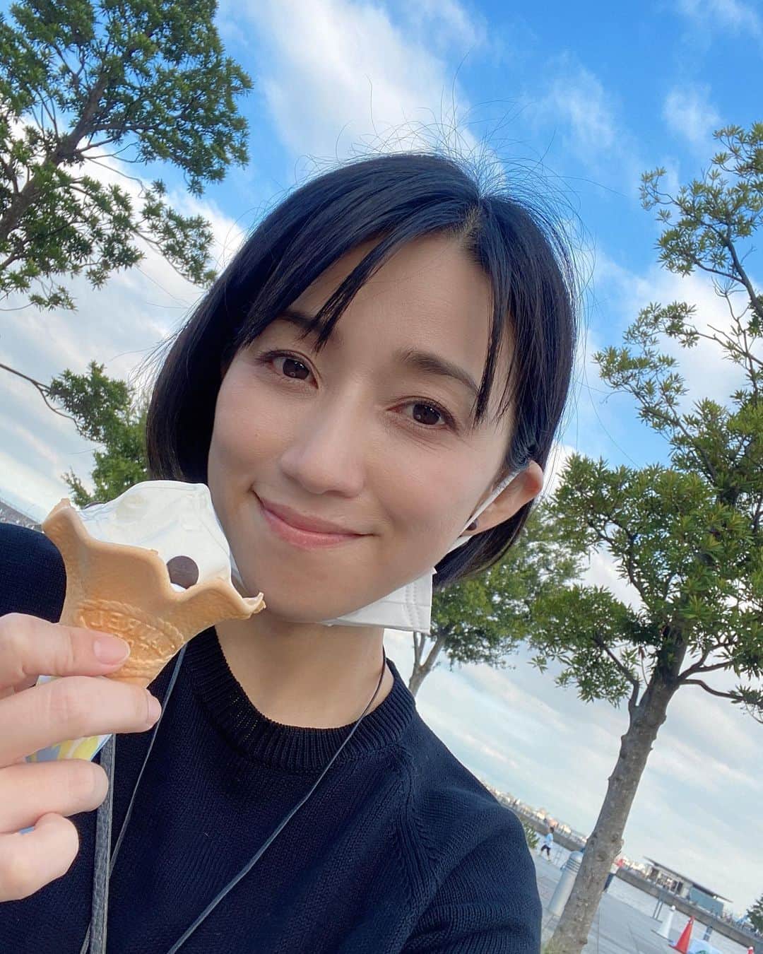 川田希さんのインスタグラム写真 - (川田希Instagram)「象の鼻ソフトクリーム🍦🐘食べました〜😋  エンタメもアートも美味しい物も心の栄養に必要なのだと思います。」9月29日 0時05分 - nozomikawata