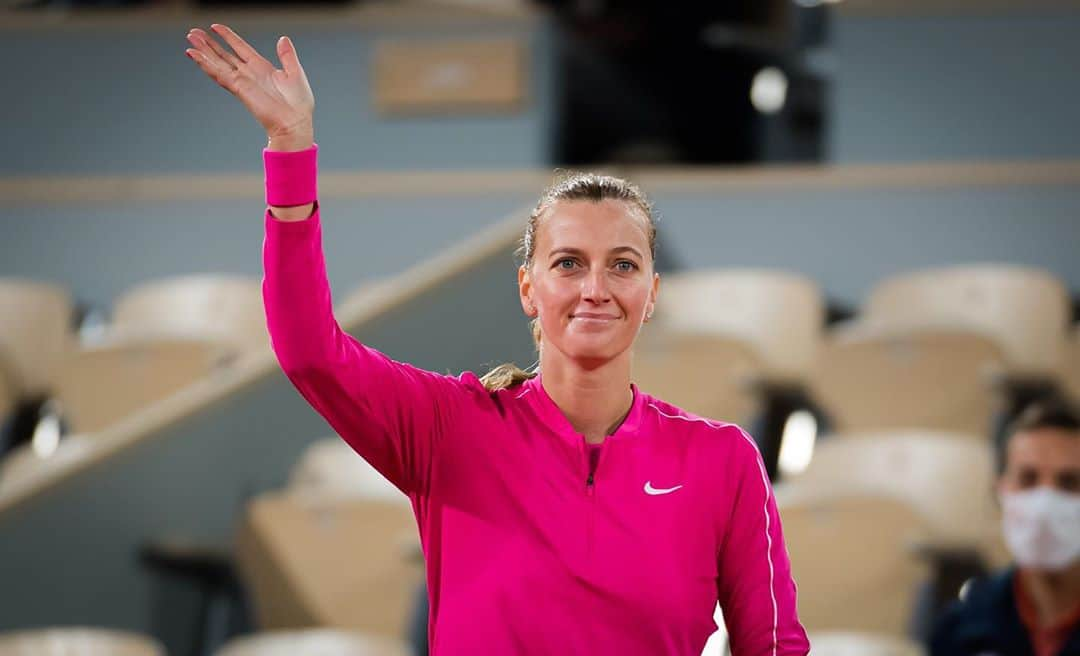 PetraKvitovaさんのインスタグラム写真 - (PetraKvitovaInstagram)「It was a pleasure to play under the new roof on Chatrier! And with some fans too 🙏 Feeling very grateful today @rolandgarros」9月29日 0時08分 - petra.kvitova