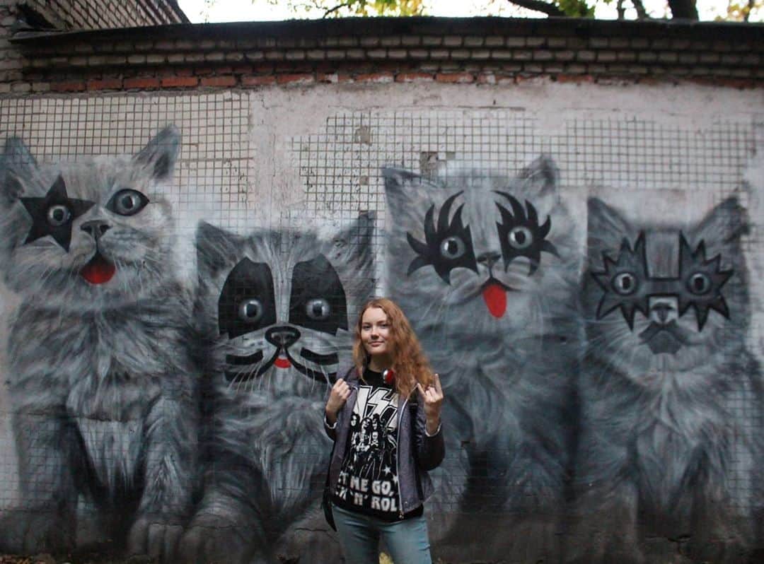 KISSさんのインスタグラム写真 - (KISSInstagram)「#KISS Sighting: street art mural #Moscow, #Russia. Thanks Anastasia for sharing your photo with us. #KISSisEverywhere!」9月29日 0時08分 - kissonline