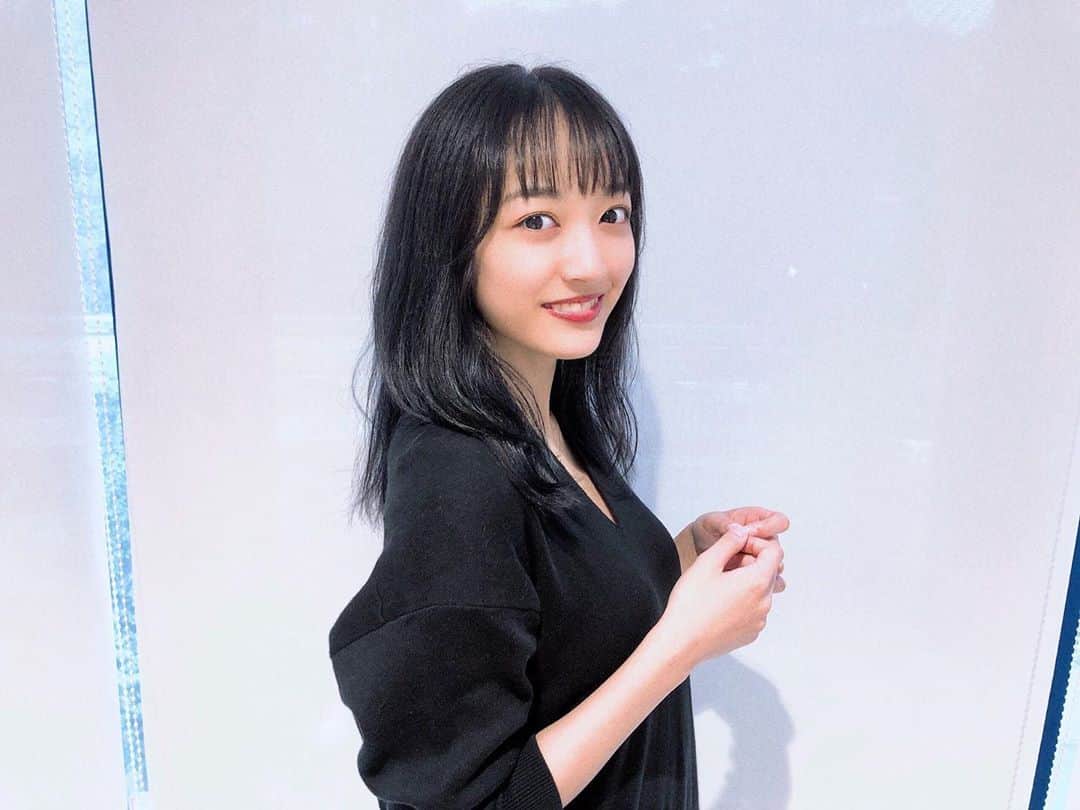 下村実生のインスタグラム：「髪染めたよって写真 おやすみ〜🤓 #TikTok毎日投稿 #頑張ってるので見てね」
