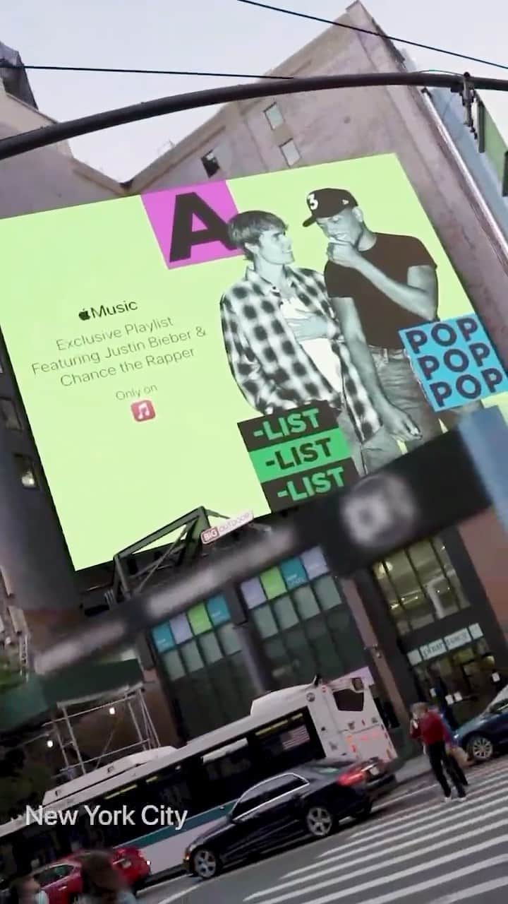 Alfredo Floresのインスタグラム：「never gets old seeing your work on billboards 📸 @justinbieber @chancetherapper #holy」