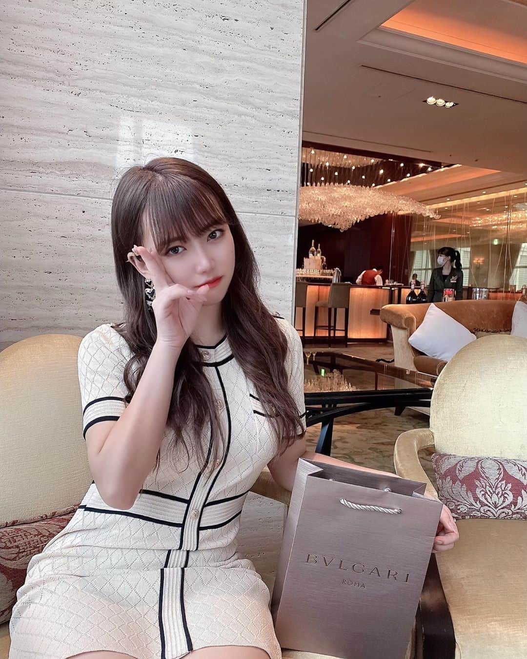 RIKAのインスタグラム：「✌🏻😐🎞」