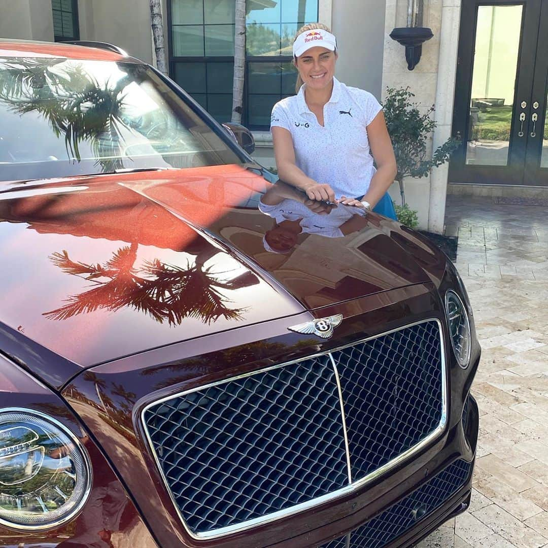 レクシー・トンプソンさんのインスタグラム写真 - (レクシー・トンプソンInstagram)「I'm proud to announce that I'm collaborating with the @bentleymotors family! Bentley's history includes many pioneers who followed his and her paths, including powerful women who made their marks in history in a unique way. I couldn't be more excited to join such a driven team. #BentleyAmbassador #WorldofBentley」9月29日 0時42分 - lexi