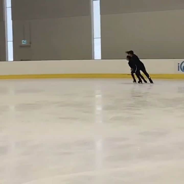 ニコーレ・デラ・モニカのインスタグラム：「"How rare and beautiful it is, to even exist" {Saturn - Sleeping at last}  #dellamonicaguarise #figureskating #fiammeoromoena #fisg4passion #gettingready #lift #workhard #saturn」