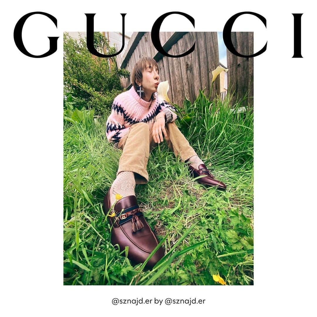のインスタグラム：「A self-portrait by @sznajd.er for #GucciTheRitual feature key pieces from the new collection including new leather loafers with tassels and the Web stripe. Discover more through link in bio. #AlessandroMichele @alessandro_michele」