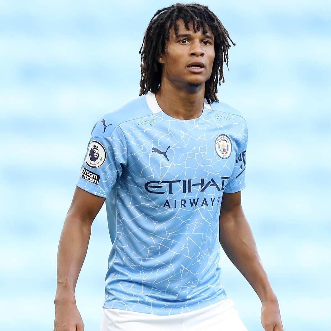 ナタン・アケのインスタグラム：「Really disappointing result yesterday but proud to have scored my first goal for this club. It’s a long season and we’ll work hard to put things right, starting on Wednesday.」