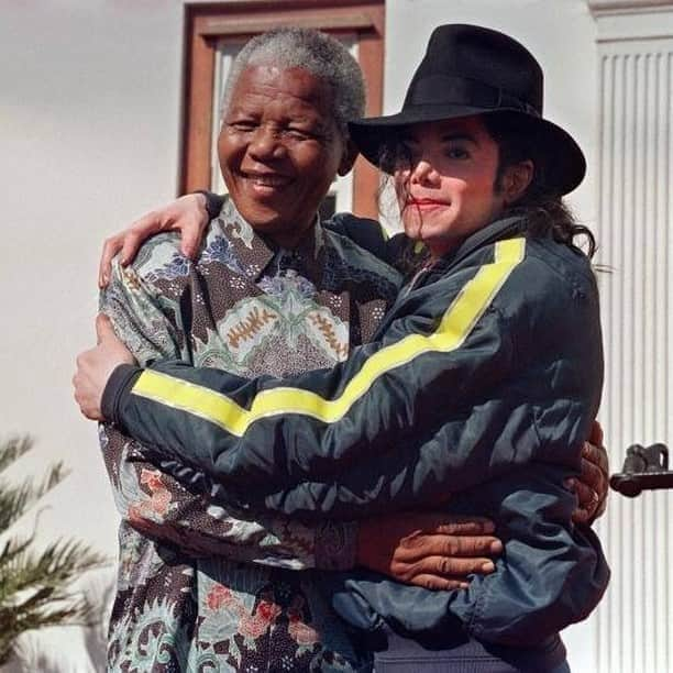 マイケル・ジャクソンさんのインスタグラム写真 - (マイケル・ジャクソンInstagram)「“The contribution of Michael Jackson, I hope, will inspire people not only in our country but throughout the world, to follow his example and to bring a measure of happiness to our children.” – Nelson Mandela, speaking about Michael Jackson  In September of 1999, Michael Jackson attended the KORA All Africa Music Awards in South Africa to receive the Lifetime Achievement Award. During the ceremony, Michael presented Nelson Mandela with a check for 1 million rand for the Nelson Mandela Children’s Fund.」9月29日 1時10分 - michaeljackson