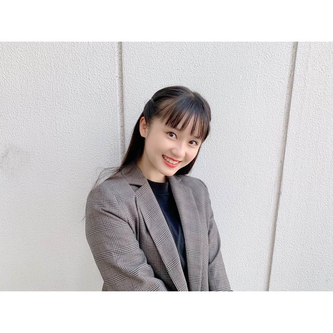 のインスタグラム：「・﻿ ﻿ ﻿ ﻿ アップ写真も ‪‪❤︎﻿ ﻿ ﻿ ﻿ そういえば前髪切ってもらったよ😌﻿ ﻿ ﻿ ﻿ ぱっつんが落ち着く〜﻿ ﻿ ﻿ ﻿ #ぱっつん前髪﻿ ﻿ ﻿」