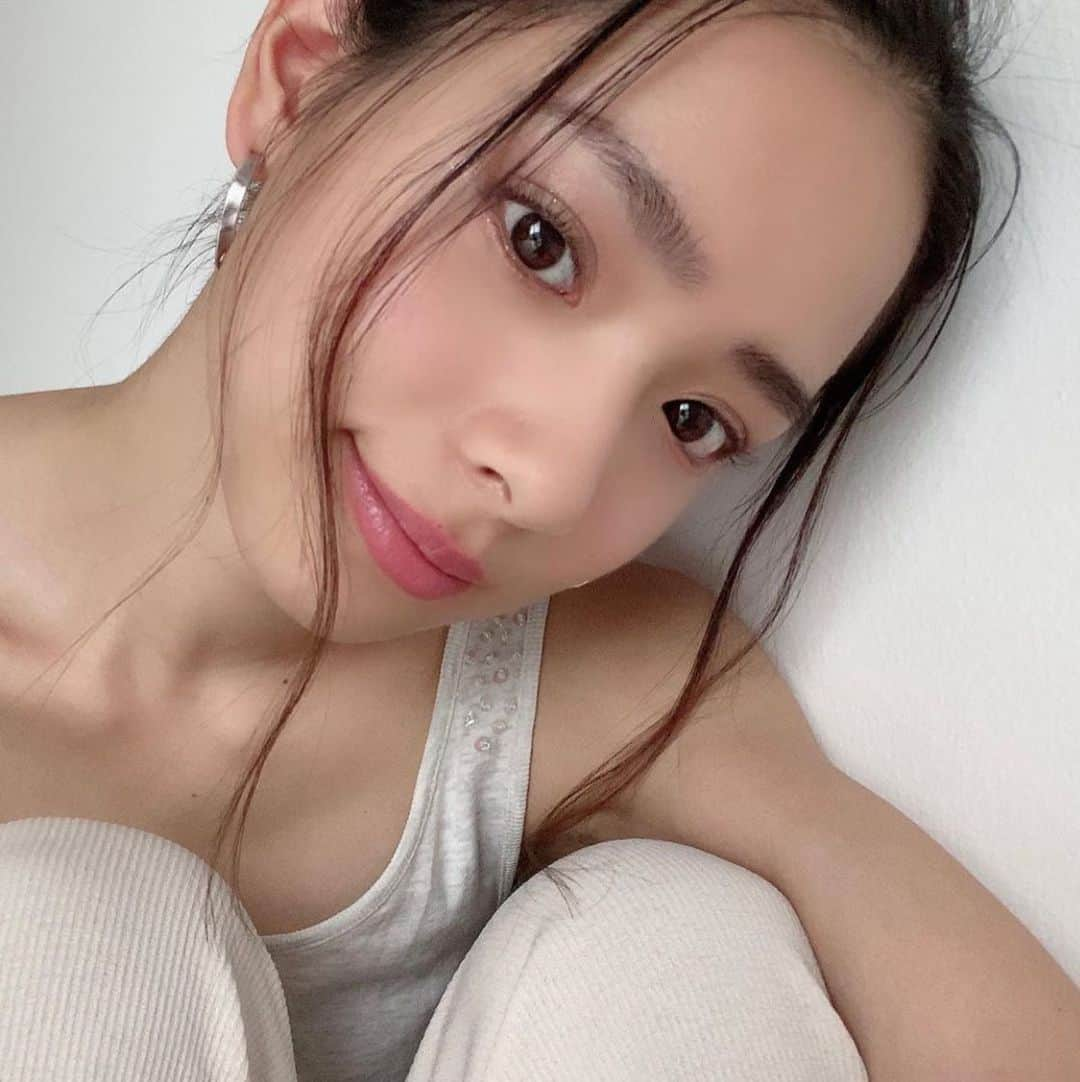 天使と女神のハーフさんのインスタグラム写真 - (天使と女神のハーフInstagram)「今回ご紹介させて頂くのは…🤩 ﻿﻿. . 《 @rairairaikaa 》さんです❣️ . . ナチュラルな美しさが素敵な大人美女です❤️ . . 《 @rairairaikaa 》 素敵な投稿ありがとうございました💋﻿﻿ ﻿﻿  . インスタにはまだまだたくさん素敵な投稿ございます！ ﻿ . . ぜひ、覗いてみてください 💁🏽‍♀️❤️ ﻿﻿ ﻿﻿ ﻿﻿ . ☆★☆★☆★☆★☆★☆★☆★☆★﻿﻿ ﻿﻿ . 名前の通り﻿﻿ 天使と女神のハーフのような﻿﻿ 美しさをもつ女性を﻿﻿ 沢山ご紹介していきます 🥰❤ . ️﻿﻿ ﻿﻿ 掲載ご希望の方は﻿﻿ ﻿﻿ @tenshi_to_megami と #天使と女神のハーフ ﻿﻿ ﻿﻿ をタグ付けしてください 💁‍♀️💞 ﻿﻿ ﻿﻿ . ★☆★☆★☆★☆★☆★☆★☆★☆ . . ﻿﻿ ﻿﻿ #美人 #美女 #美肌 #かわいい﻿﻿ #モデル #コスメ  #ファッション﻿﻿ #女子力  #美意識 #美意識向上 ﻿﻿ #ブランド #ヘアカラー #スタイル﻿﻿ #お灑落さんと繋がりたい ﻿﻿ #ロングヘア #前髪 #ヘアスタイル ﻿﻿ #タピオカ #寫真 #フォローバック ﻿﻿ #カメラ女子 #セルフィー ﻿﻿ #カメラ好きな人と繋がりたい ﻿﻿ #bayflow #サロモ #サロンモデル﻿ #美容 #ダイエット #アパレル」9月28日 16時57分 - tenshi_to_megami