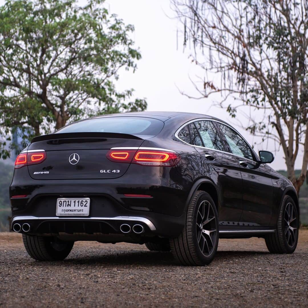 Mercedes-Benz Thailandさんのインスタグラム写真 - (Mercedes-Benz ThailandInstagram)「############ 🏁 AMG Monday 🏁 ############  AMG Monday Gallery  Comfort and outstanding performance combined in Mercedes-AMG GLC 43 4MATIC Coupé.   📷 Knot Sri-Aroon  พบกันทุกวันจันทร์กับ AMG Monday  ที่รวมทุกความเร้าใจจาก Mercedes-AMG  มาให้แฟนๆ ได้ติดตามกันนะครับ See you next Monday !!  #PerformanceisanUnderstatement #AMG #GLC43 #Coupé #NotAnSUVAnAMG #DrivingPerformance #Power #Passion #Luxury #MercedesAMG #MercedesBenzThailand」9月28日 17時00分 - mercedesbenzthailand