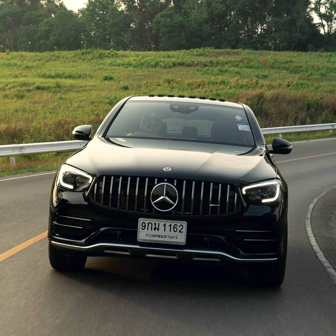 Mercedes-Benz Thailandさんのインスタグラム写真 - (Mercedes-Benz ThailandInstagram)「############ 🏁 AMG Monday 🏁 ############  AMG Monday Gallery  Comfort and outstanding performance combined in Mercedes-AMG GLC 43 4MATIC Coupé.   📷 Knot Sri-Aroon  พบกันทุกวันจันทร์กับ AMG Monday  ที่รวมทุกความเร้าใจจาก Mercedes-AMG  มาให้แฟนๆ ได้ติดตามกันนะครับ See you next Monday !!  #PerformanceisanUnderstatement #AMG #GLC43 #Coupé #NotAnSUVAnAMG #DrivingPerformance #Power #Passion #Luxury #MercedesAMG #MercedesBenzThailand」9月28日 17時02分 - mercedesbenzthailand