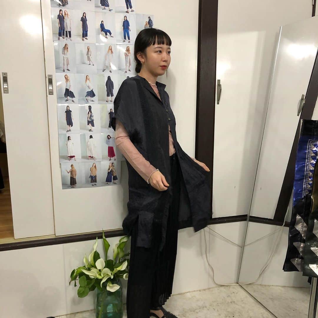 勝田里奈さんのインスタグラム写真 - (勝田里奈Instagram)「🪐tactor2021ss🪐﻿ ﻿ 写真で着てる黒のトップスとパンツをオーダーしたよっ﻿ はぁ〜かわいかった〜!!!﻿ ﻿ 山本さんありがとうございました🌒﻿ ﻿ #tactor﻿」9月28日 17時39分 - rinakatsuta