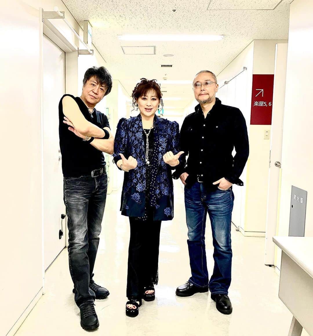 のインスタグラム：「・・・・・・  Knock knock 2020 南相馬市  feat. 渡辺美里 神本宗幸  万全の準備で臨んだ7ヶ月ぶりの美里氏とのアコースティックセッション  主催者&スタッフの皆さん  チームSERA の皆さん  そして何より  暖かく迎えて下さった  オーディエンスの皆さん  本当にありがとうございました  会場中が素敵なエネルギーに包まれ、最高の1日になりました。  やはり  No Music No Life   Keep on Rockin’❗️  ・・・・・・  #世良公則 #渡辺美里 #神本宗幸 #アコースティックギター #アコースティックライブ #diva #歌姫 #ミュージック #rock #acoustic」