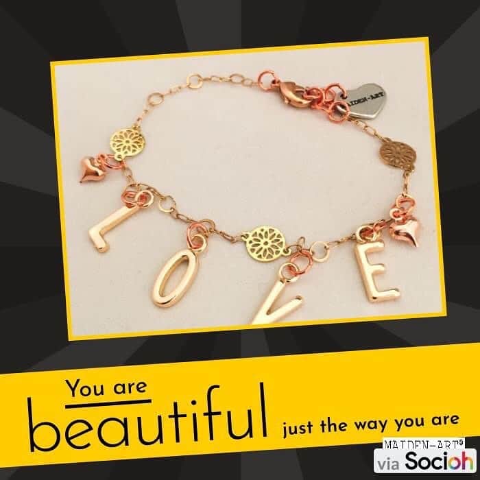 メイデンアートのインスタグラム：「You are beautiful just the way you are😘 . Shop directly from the post🎁 .  #letterjewelry #jewelry #initialnecklace #letternecklace #letternecklaces #necklace #silver #jewellery #necklaceaddict #favoritenecklace #letterpendant #illisioaffection #handmade #illisio #personalizedjewellery #yourway #specialjewelry #getletterlove #beindividual #etsyseller #initialjewelry #supportsmallbusiness #silber #expressyourself #contemporaryjewelry #monogramnecklace #necklacelover #handmadejewelry #letterpendantnecklace #bhfyp」