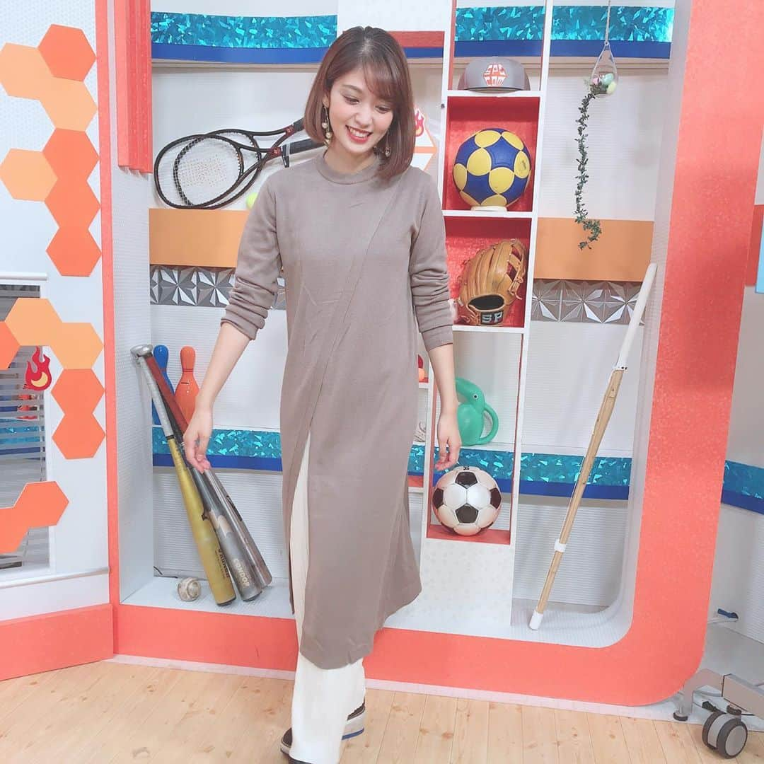 宮﨑真実さんのインスタグラム写真 - (宮﨑真実Instagram)「今日18時半からのスポ魂は陸上の日本選手権や、高校新人戦、そして中3対高3の野球対決⚾️長崎市の小学生バレーチームなど内容盛りだくさん🤗ぜひご覧ください🌰 衣装は @brownsugar095 👏 #ootd #fashion #長崎 #長崎市 #ながさき #nagasaki #カジュアル #パンツコーデ #ニット」9月28日 17時53分 - miyazakimami.spocom