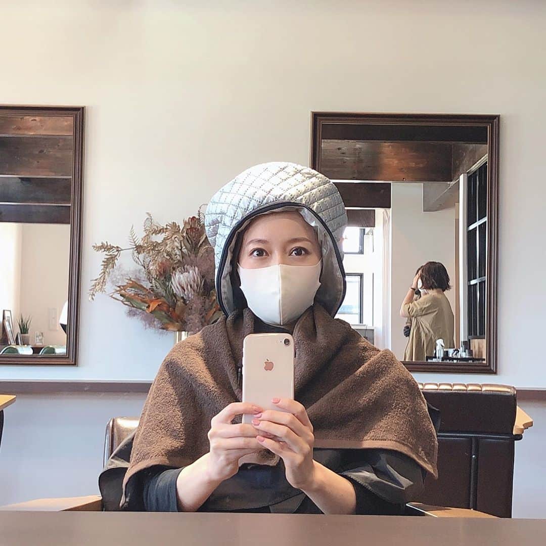 松本実優のインスタグラム：「本日のうららロケ️❤️ 1件目は茨城県結城市の美容室「イロトカタチ」に伺い、今話題の酸熱トリートメントを体験しました💆‍♀️️✨ 2件目は筑西市の「元祖つくば餃子工房 龍神家」で絶品の揚げ餃子と醤油そばを頂きました😃🍴  うららケーブルテレビで、10月26日から放送します⭐️ ぜひご覧ください☺️️✨」