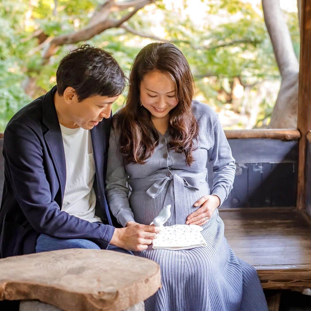 八芳園さんのインスタグラム写真 - (八芳園Instagram)「人生の門出を、彩りつづける。 ライフイベントコンシェルジュ💍 . 結婚記念日、銀婚式、金婚式、 お子様のお食い初めや、七五三。 . 親御様の退職祝いや、還暦祝い。 . 八芳園では、 人生の節目のお祝いごとをサポートする 「ライフイベントコンシェルジュ」サービスをご用意。 . 企画のご提案から当日のお付き添いまで、 専任スタッフが心を込めて おもてなしいたします。 . 人生の門出を、いつも、ここから。 . おふたりが想い出を重ねる場所でありたいと、 私たちは願っています。 . . そんなライフイベントコンシェルジュの Instagramアカウント「ともに歩いて行くプロジェクト」 @tomoniaruiteiku では、 キャンペーン企画を実施中。 . 参加方法は @tomoniaruiteiku をフォローし、 八芳園で撮影した想い出の写真を @tomoniaruiteiku のタグ付けをして投稿してください。 . ご投稿いただいた方のなかから３名様に、 @chocolate.kiki の商品をプレゼントいたします。 . 期間は9月30日(水)まで。 皆さまのすてきな想い出をぜひご投稿ください。 . . @tomoniaruiteiku   #八芳園 #happoen #結婚式 #結婚式場 #生涯式場 #ウェディング #八芳園花嫁 #節目 #お食い初め #七五三 #入学式 #成人式 #結納 #還暦  . #日本庭園 #和装結婚式 #白無垢 #和傘 #日本文化  . #花嫁さんと繋がりたい #プレ花嫁 #式場探し #プレ花嫁さんと繋がりたい #ウェディングプランナー . #ウエディング #花嫁 #式場見学 #式場 . #和 #japanese」9月28日 18時13分 - happoen