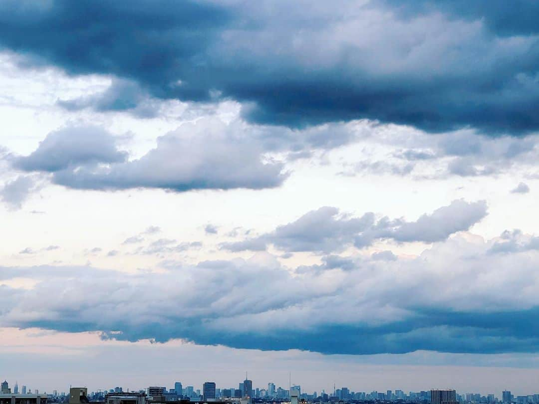 堀田ゆい夏さんのインスタグラム写真 - (堀田ゆい夏Instagram)「. 晴れると嬉しい！ 今日の天気は気持ち良かったな🌿  虫が鳴いてる... すっかり秋だねぇ🍂  ああ、夏が待ち遠しい笑笑  #秋#空#秋の空#自然#skylovers」9月28日 18時10分 - yuika_a0902