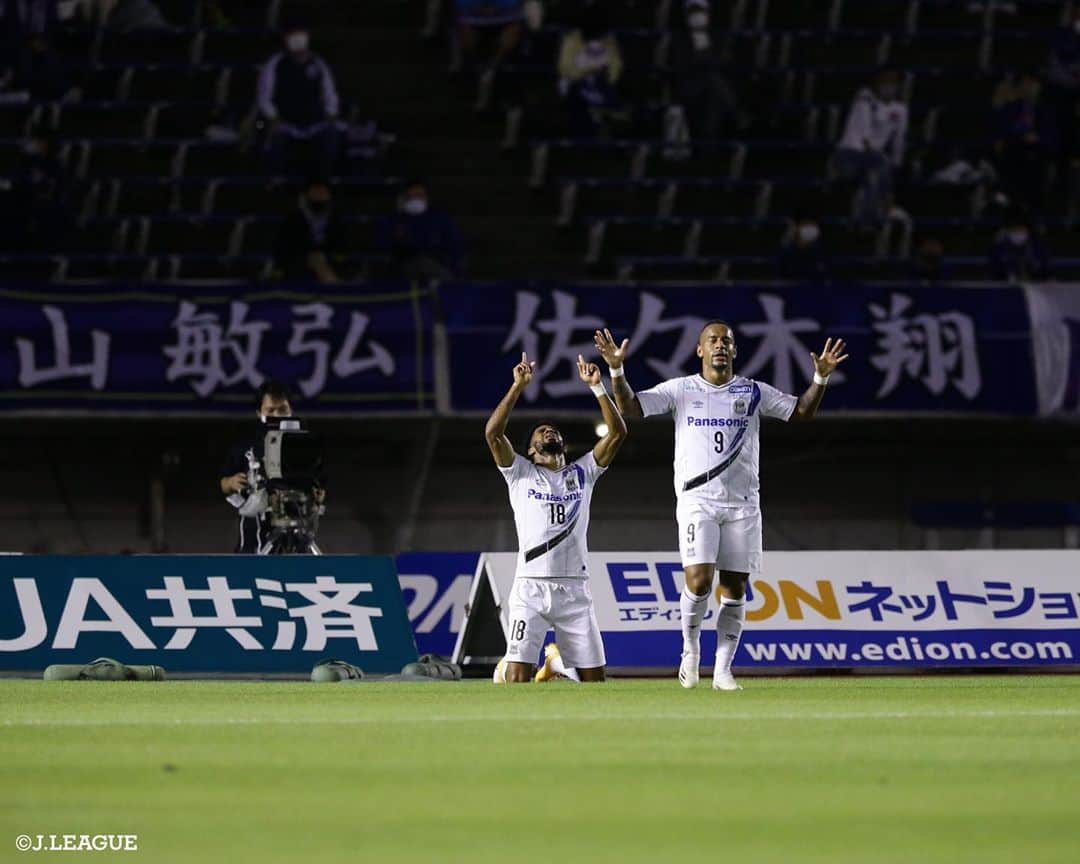 Ｊリーグさんのインスタグラム写真 - (ＪリーグInstagram)「Play Back JLEAGUE⚽️📸   #明治安田生命Ｊ１リーグ 第19節をプレイバック🔥  #Ｊリーグ  #jleague  #横浜FC #松尾佑介  #名古屋グランパス #前田直輝  #ヴィッセル神戸 #古橋亨梧  #セレッソ大阪 #清武弘嗣 #藤田直之  #サガン鳥栖 #森下龍矢 #原川力  #大分トリニータ #小塚和季  #ガンバ大阪 #パトリック #アデミウソン #横浜Fマリノス #エリキ #川崎フロンターレ #小林悠  #soccer #football  #soccerphotography #soccerpics  #soccerplayer  #⚽」9月28日 18時19分 - jleaguejp