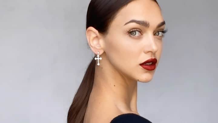 Zhenya Katavaのインスタグラム：「Какой вам образ больше нравится 😻?  1-2-3-4?」