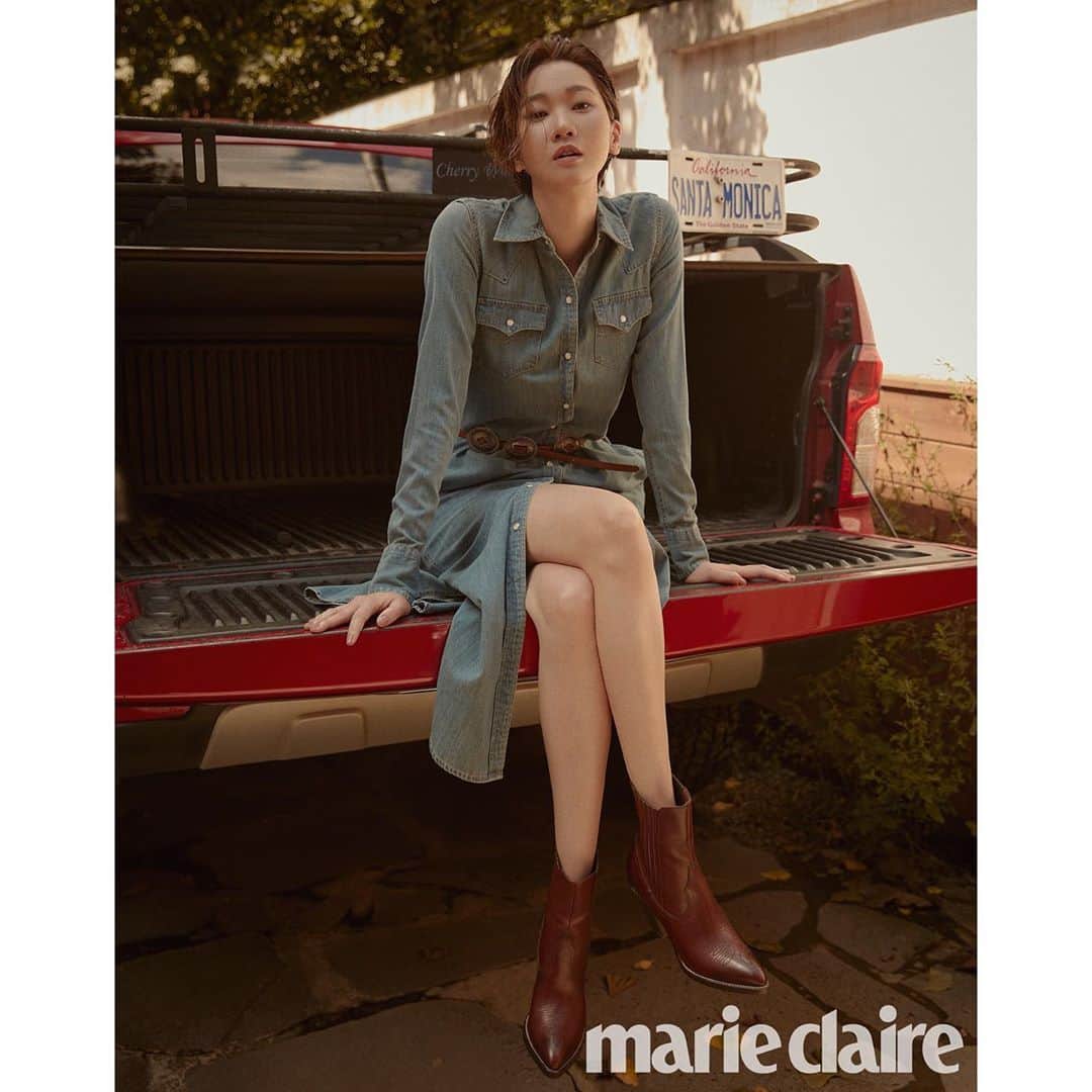 チャン・ユンジュのインスタグラム：「헤어 커트로 매 컷들이 새로웠던. 🍁🤎 _ @laurenralphlauren + @marieclairekorea  Photographer @mokjungwook Styling @jeeahci  Makeup @kowonhye Hair @choigo_hair  Film @iaminnewyork」