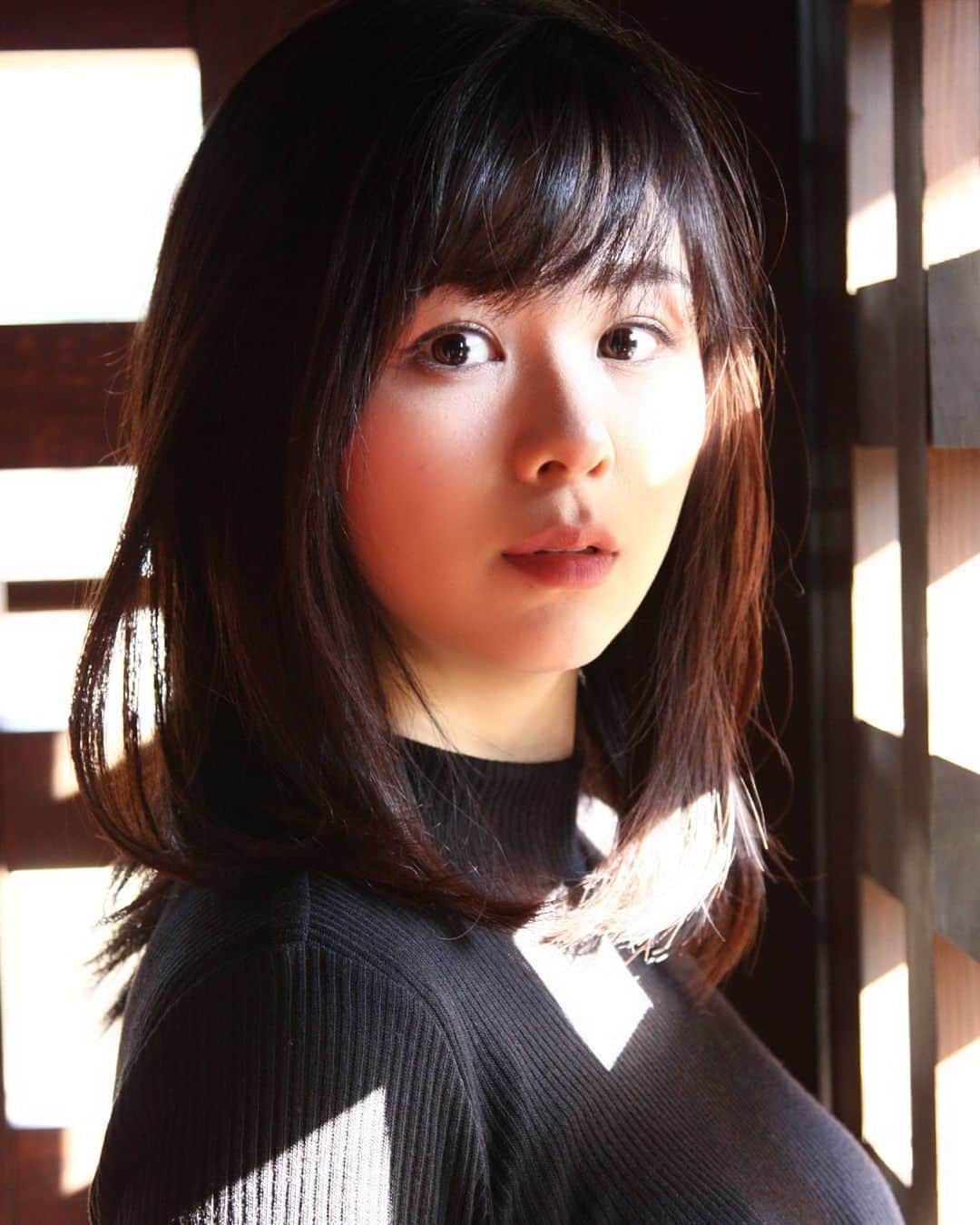 清水優美のインスタグラム：「🍄🍄🍄  久々に見て新鮮だったので ４年前の…📷 顔若いし、なによりむちむち😁  また延さんとご一緒したいな〜。✨  #portrait #photo #photography #japanesegirl #japanphoto #japan #girl #model #photoshop #hairstyle#過去pic #写真 #ポートレート #ヘアメイク #撮影 #作品 #作品撮り #モデル #東京 #山梨 #写真撮ってる人と繋がりたい #写真好きな人と繋がりたい」