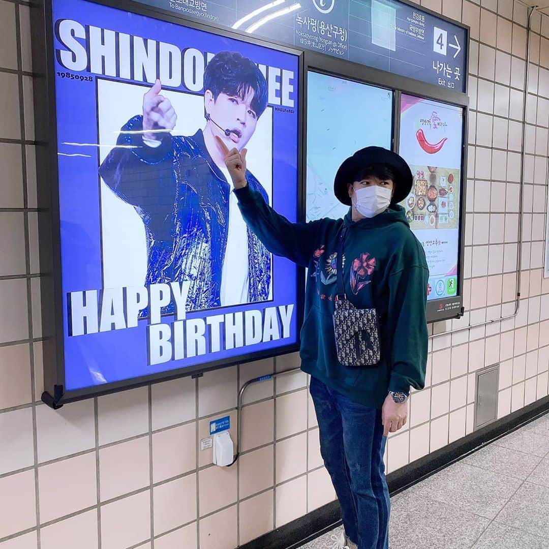 シンドン さんのインスタグラム写真 - (シンドン Instagram)「#HBD #고마워 #녹사평역 #7탄」9月28日 18時56分 - earlyboysd