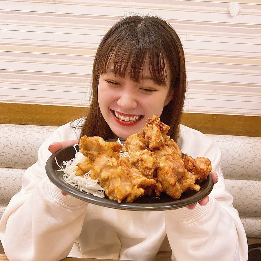 遠藤みゆのインスタグラム：「ママが作ってくれる唐揚げがいっちゃん美味しいです☺︎ . ままはこのインスタ見ててくれてたらきっと唐揚げ作ってくれる！だろう😕多分、きっと、、😶😶 . #唐揚げ #おねだり #唐揚げ食べたい」
