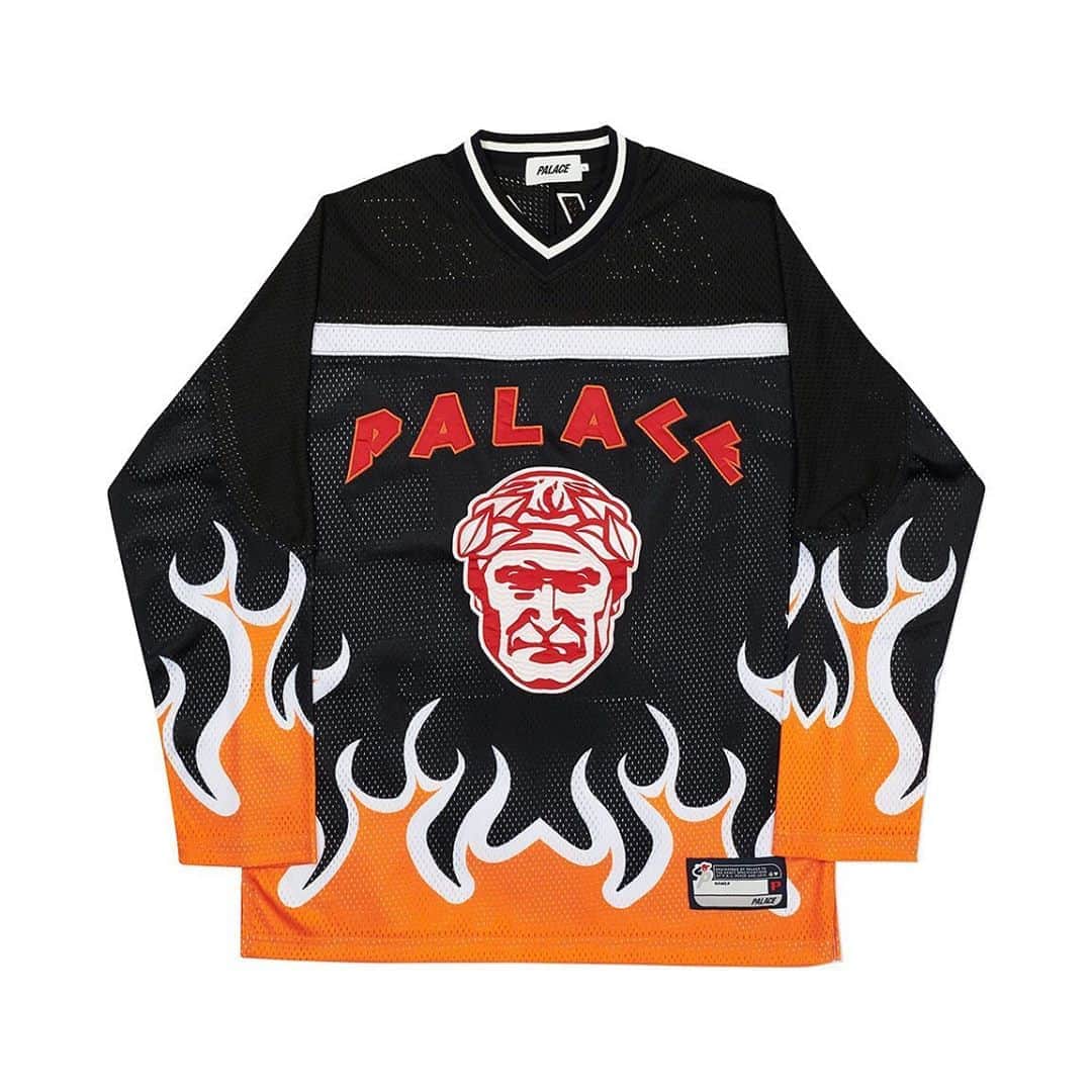 HYPEBEASTさんのインスタグラム写真 - (HYPEBEASTInstagram)「@hypebeaststyle: @palaceskateboards offers a look at its upcoming longsleeves, shirts and tees from its Winter 2020 collection. Check out the full lineup via the link in our bio, and expect it to hit its store and website on October 2, then arrive in Japan on October 3 and the official WeChat Store on October 3.⁠⠀ Photo: Palace」9月28日 19時00分 - hypebeast
