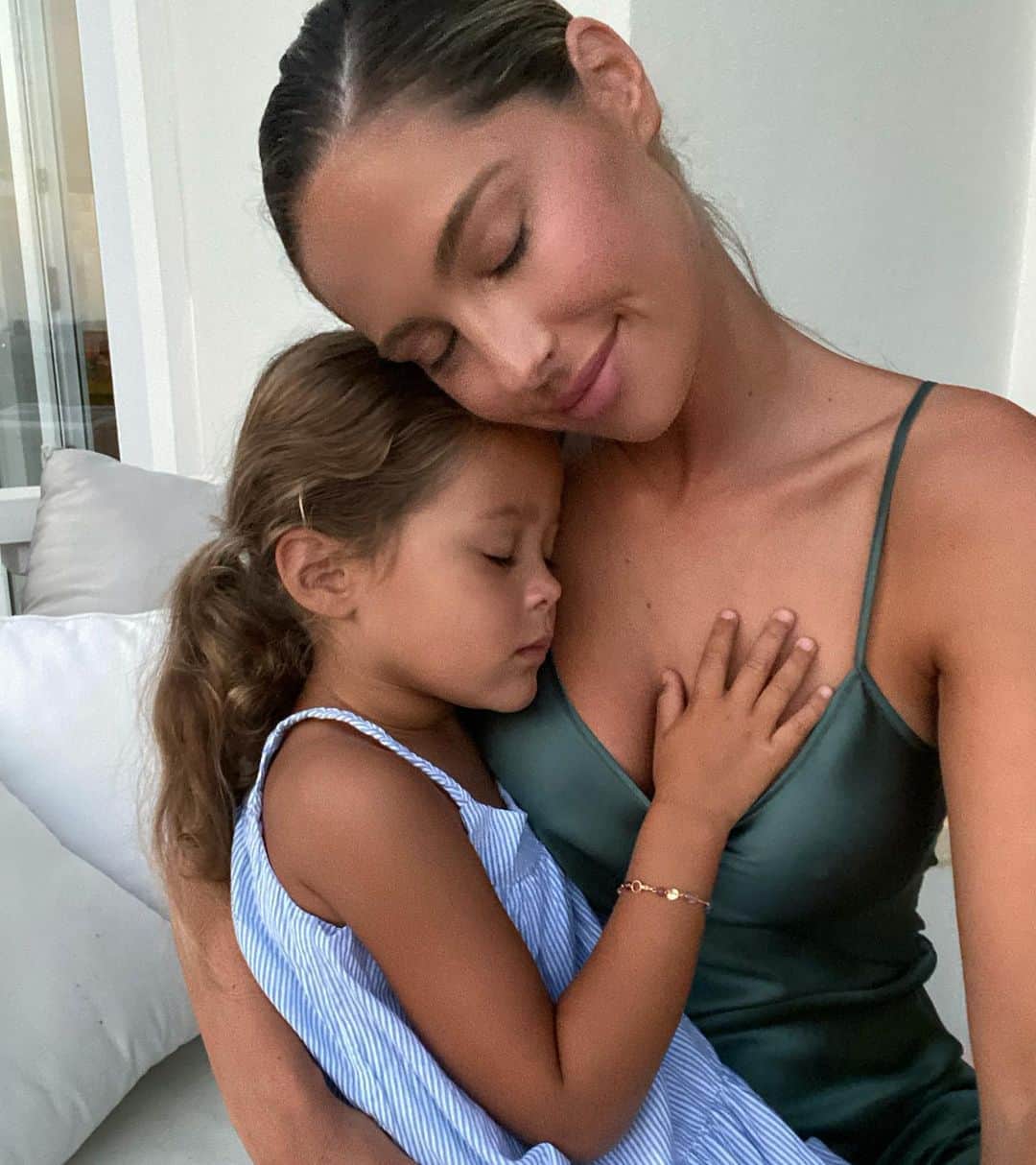 Mathilde Goehlerのインスタグラム：「The best little human. 🤍」