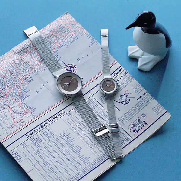 TiCTACさんのインスタグラム写真 - (TiCTACInstagram)「「BERING」左¥25,500+tax  右 ¥23,500+tax （ソーラー）クリーンな北欧スタイルが魅力のベーリング。服に合わせやすく使いやすいベーシックカラー、針色にさりげなく遊び心を潜ませた、TiCTAC別注の新作が入荷しております。 ・ 二人の記念日にお揃いの腕時計を。一緒の時も離れている時も、いつも身に着ける腕時計が二人の時間を繋ぎます。 #bering #beringtime #ベーリング #beringwatch #beringwatches #ノーザンライツ #tictac #watch #チックタック時計店  #時計 #腕時計 #時計好き  #時計店  #腕時計好き  #腕時計くら部  #腕時計倶楽部  #腕時計の贈り物 #北欧スタイル #北欧デザイン #誕生日プレゼント  #記念日プレゼント #腕時計コーデ  #ペアウォッチ #おそろいコーデ  #おそろコーデ #おそろいの時計 #pairwatch」9月28日 19時07分 - tictac_press