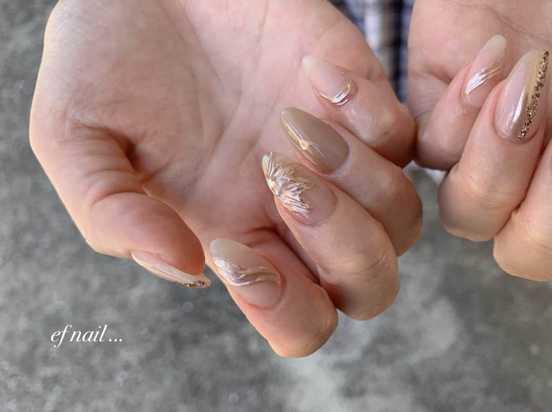 小森純のインスタグラム：「最近のお客様ネイル💅 @ef.nail  秋らしいネイルが可愛すぎます❤️ ・ 最近はサロンワーク意外にも色々考えて動いていますが、 自分の頭の回転が悪くてやばみザワです。 ・ 私の癒しの時間はお客様や、スタッフと一緒にいれる時間☺️。 出会ってくれる全ての人に感謝してます。 ・ 明日も頑張ろ☺️！ ・ #グラデーション#ニュアンスネイル#ニュアンスネイルデザイン#インクネイル #冬ネイル#秋ネイル#秋ネイルデザイン#ワンカラー#シンプルネイル#efネイル#efネイル石川町#efネイル石川町店#efネイルグループ#efネイルサロン#efネイル横浜#efネイル代々木上原店オープン#efネイル代々木上原#efネイル東京店#小森純」