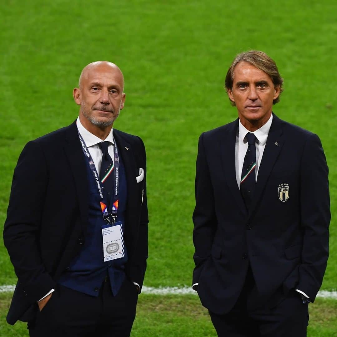 サッカーイタリア代表さんのインスタグラム写真 - (サッカーイタリア代表Instagram)「#Mancini al Festival di Salute: “#Vialli e #Mihajlovic un esempio per chi lotta con la malattia” 🗣 Il Ct all’incontro ‘Quando lo sport fa stare bene’: “Consiglio a tutti di fare sport perché si vive meglio e aiuta ad essere migliori in tutto” . La notizia 👉 www.figc.it . . #VivoAzzurro  #Mancini: "#Vialli and #Mihajlovic are an example for all those who are afflicted by illness." 🗣 The Head Coach speaking on la Repubblica's website: "Everyone should practise sport because it helps you live better and be better in everything you do." . Read more 👉 www.figc.it/en . . #VivoAzzurro」9月28日 19時19分 - azzurri