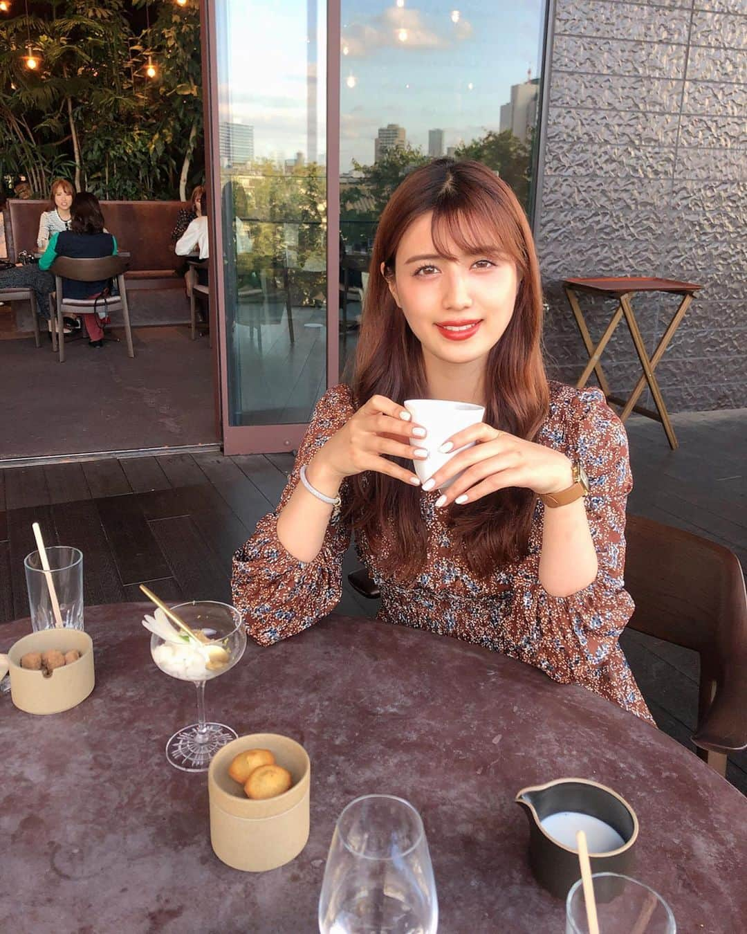 御子柴かなさんのインスタグラム写真 - (御子柴かなInstagram)「コーヒーと甘いものは合う☕️笑」9月28日 19時30分 - kanakana2510