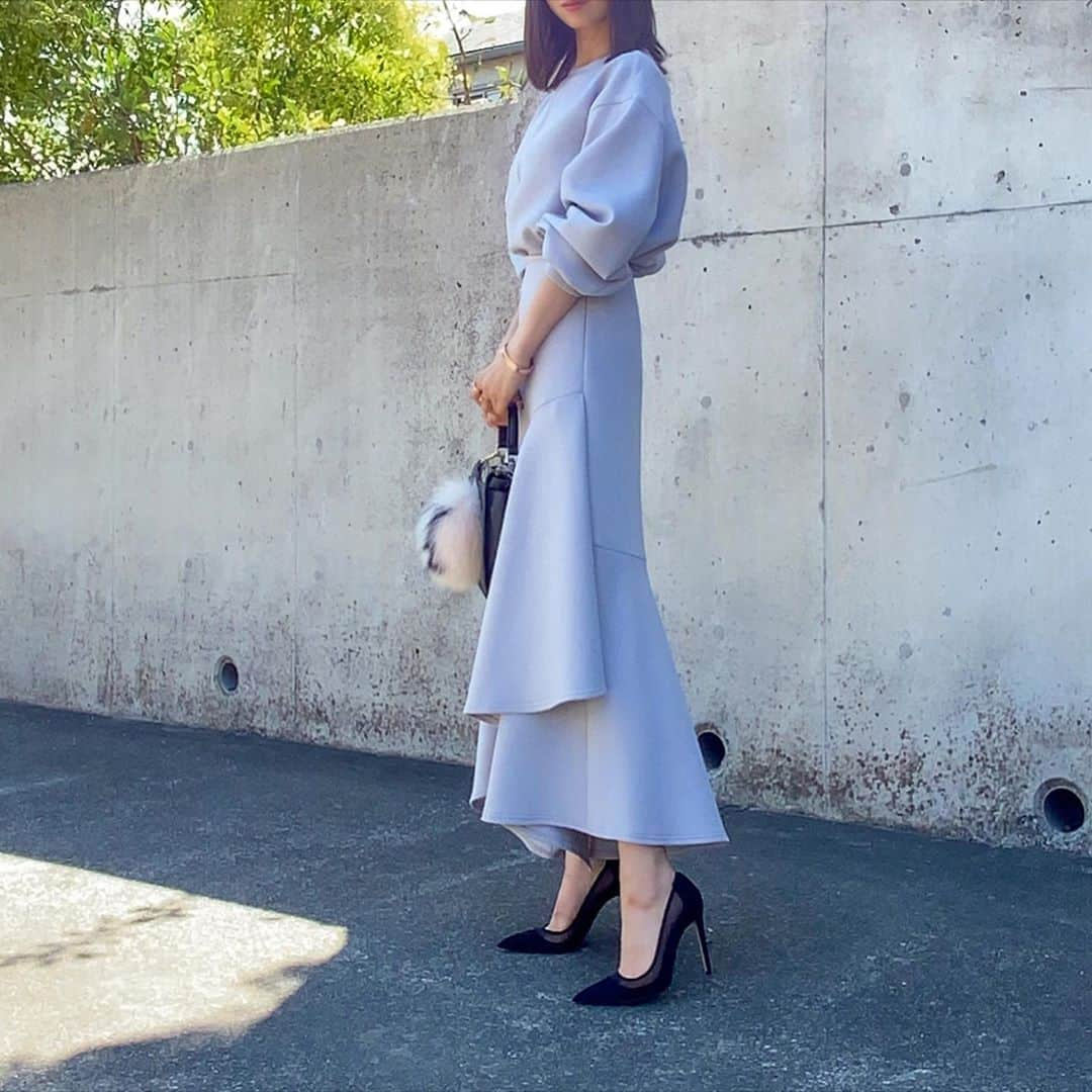 sayoko87のインスタグラム：「‪‪❤︎‬﻿ ﻿ set up @sheller_official﻿ shoes @zara #zara﻿ ﻿ この間ストーリーに載せたセットアップ🤍﻿ 可愛さ伝わるでしょうか？🥺w﻿ スウェットなのにカジュアルになり過ぎない﻿ むしろキレイめに着れるセットアップ🙊﻿ お袖とウエストに入ってるshellerの﻿ ロゴもめっちゃ可愛い🤍🤍🤍﻿ ﻿ ﻿ ﻿ ﻿ ﻿ #shéller #sheller﻿ #シェリエ #outfitoftheday#fashiongram #fashion#cordinate#code#ootd﻿ #ootdfashion#outfit#today#大人コーデ﻿ #ファッション#コーディネート#さよコ﻿ #プチプラ#instafashion#大人カジュアル﻿ #ママコーディネイト#ママコーデ」