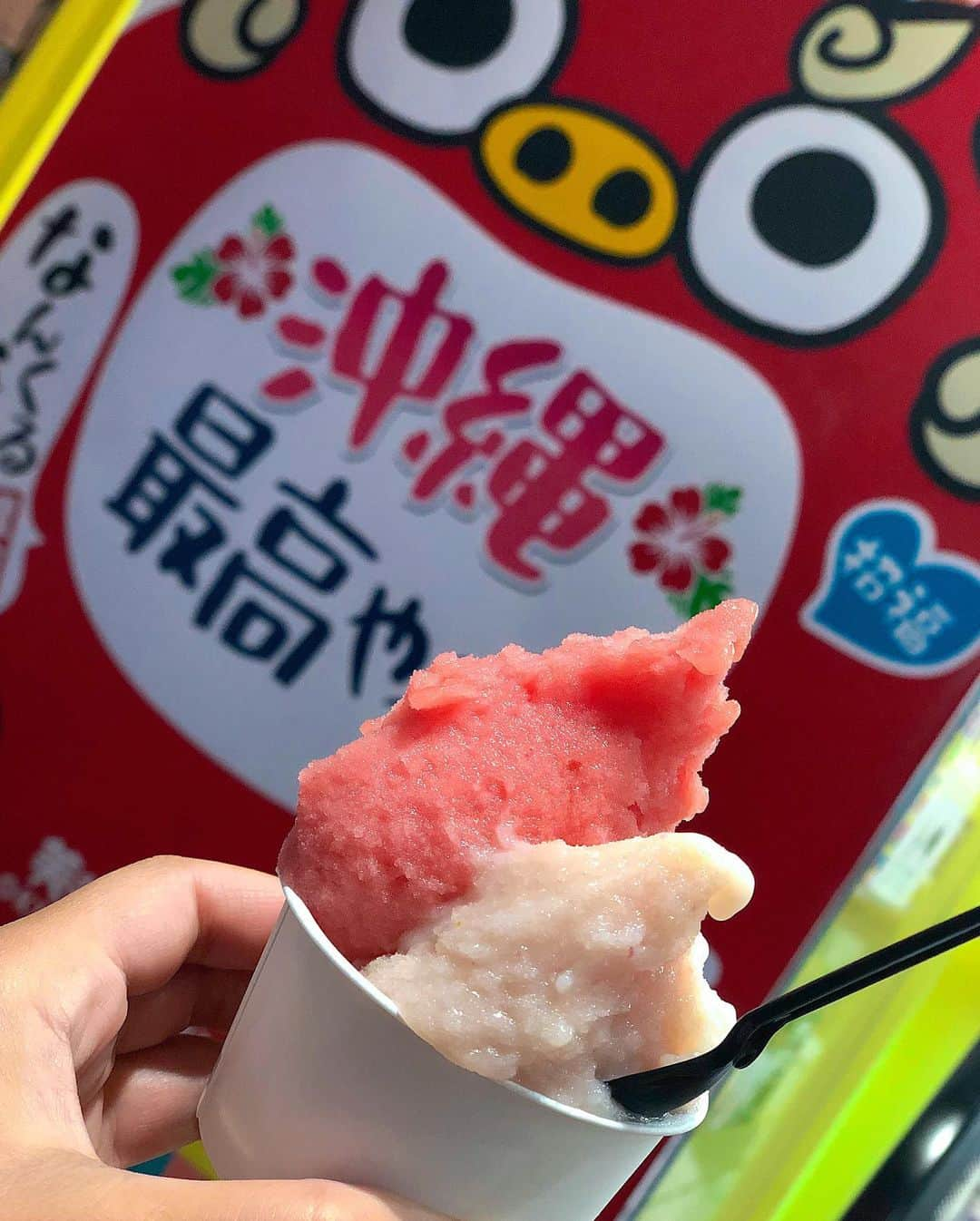 永井里菜さんのインスタグラム写真 - (永井里菜Instagram)「. . 沖縄での写メが、自分🤳よりアイス🍨の方が圧倒的に多い事に気がついてしまった🤫🤭⚠️ ジェラート美味しい❣️❣️❣️ . #blueseal  🍨Coconut × Salt Chinsuko #やんばるジェラート  🍧Soy almond milk × Mango  🍧Guava × Watermelon .」9月28日 19時34分 - nagairinasea8