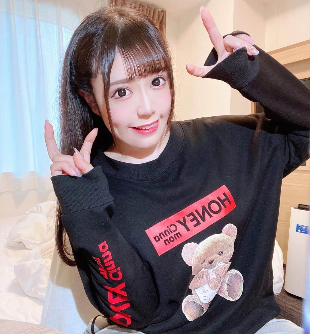 木咲りんのインスタグラム：「* ⋆﻿ ホテルで自撮りした！🥺 メイクちょっと変えたのわかる？💄❤︎ ⋆﻿ *  #idol#cosplay#cosplaygirl#japaneseidol#asiangirls#asianmodel#アイドル#ハニスパ#ハニースパイス#可愛い女の子#偶像#コスプレ#コスプレイヤー#地雷女#自撮り界隈#自撮り女子#ロリ#ロリコン#量産型#粉我#アイドル好きと繋がりたい#乃木坂46好きな人と繋がりたい#ストレートヘア#맛스타그램#맛집#카페#인스타푸드#木咲りん#りんぐらむ」