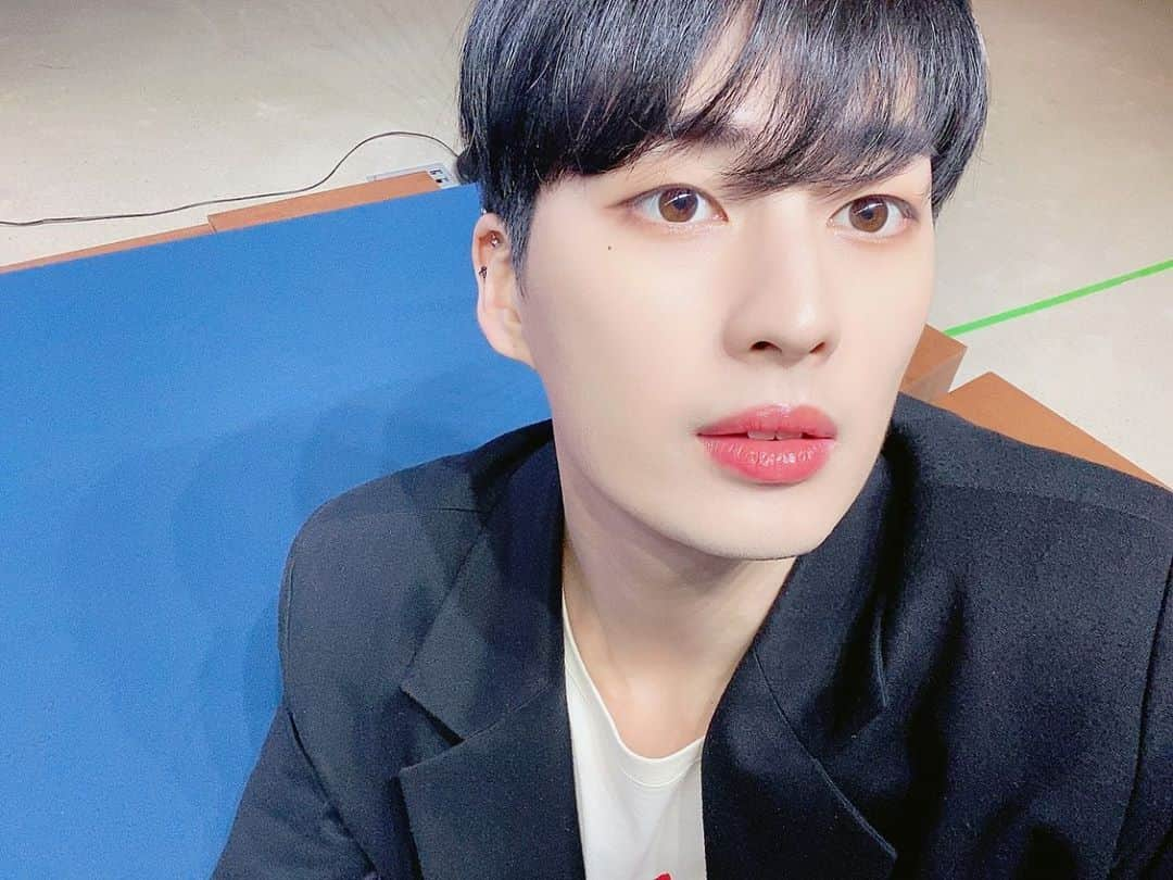 UP10TIONさんのインスタグラム写真 - (UP10TIONInstagram)「청순 결 🐱 #고결 #KOGYEOL」9月28日 19時59分 - u10t_official