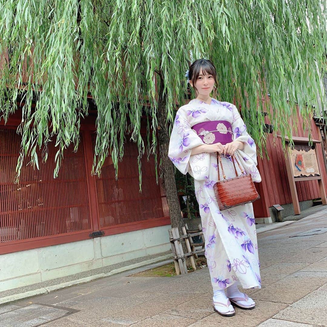 長沢菜々香のインスタグラム：「金沢で浴衣を着たよ👘  紫色の浴衣初めて着たかも。  お抹茶と和菓子を沢山食べれて最高でした🍡  #金沢#浴衣#東茶屋街」