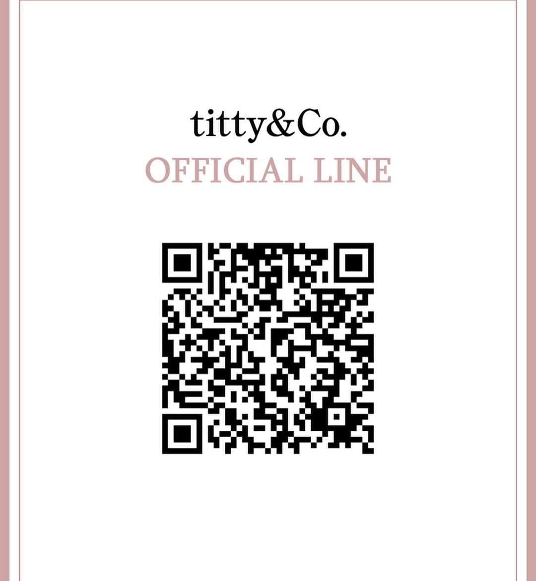 ティティ&コーさんのインスタグラム写真 - (ティティ&コーInstagram)「▶︎2020 AW 1st COLLECTION﻿ ﻿ titty&Co. 秋のコンセプトは﻿ " No more boredom "﻿ ﻿ #コットンスリーブトップス﻿ ¥5,400+tax﻿ BEG/BLK/GRN﻿ ﻿ #バイカラーチェックタイトワンピース﻿ ¥8,500+tax﻿ BLK/BRN/RED﻿ ﻿ ﻿ #tittyandco #tittyco #2020 #autumn #nomoreboredom  #aw #fashion  #follow #followme #girly  #ティティーアンドコー #秋 #秋服 #フェミニン #ワンピース #チェックワンピース #タイトワンピース #チェック柄 #開襟ワンピース #バイカラー」9月28日 19時57分 - tittyandco_com